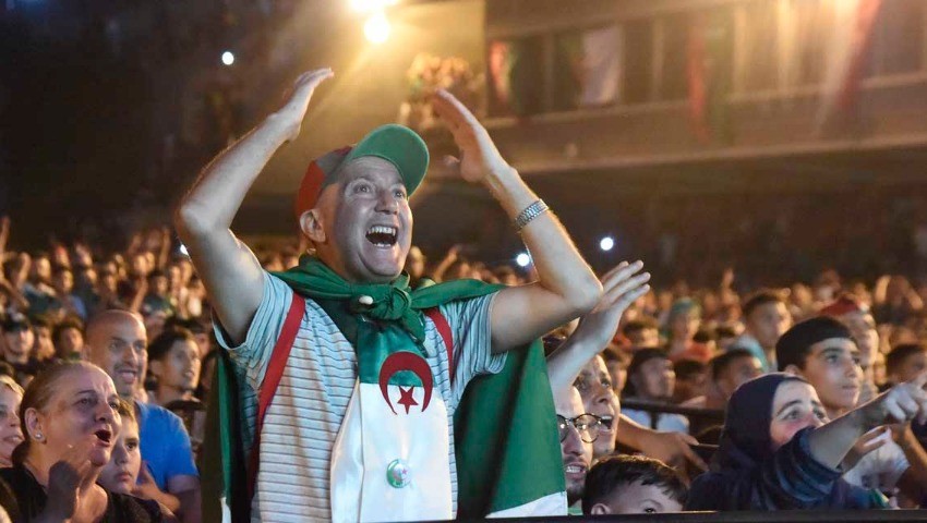 Drapeau Algérien Coeur Algérie Dzair' T-shirt Homme